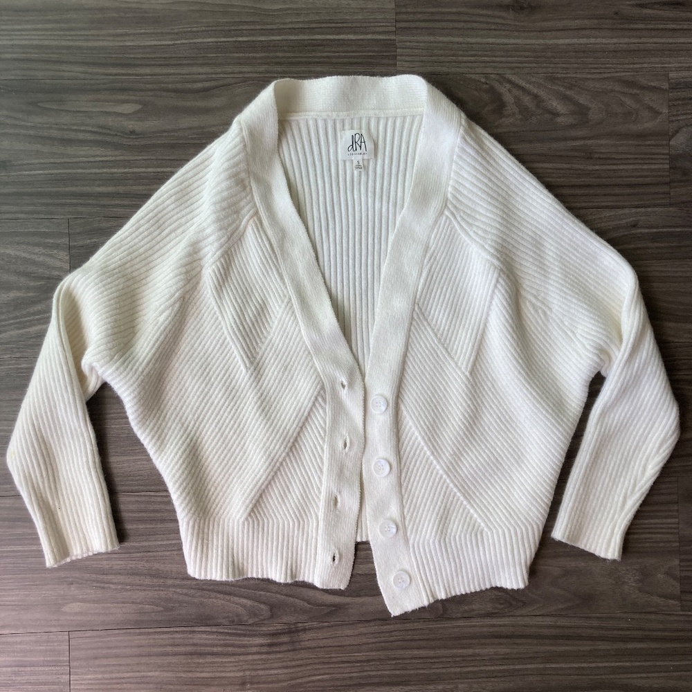 NWOT DRA Keiko Button Down Textured Ribbed Knit Cardigan in White